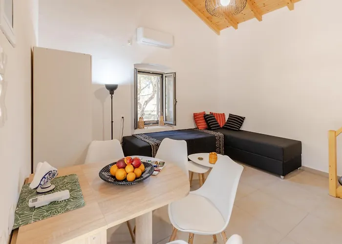 Sonar Deluxe Cottage